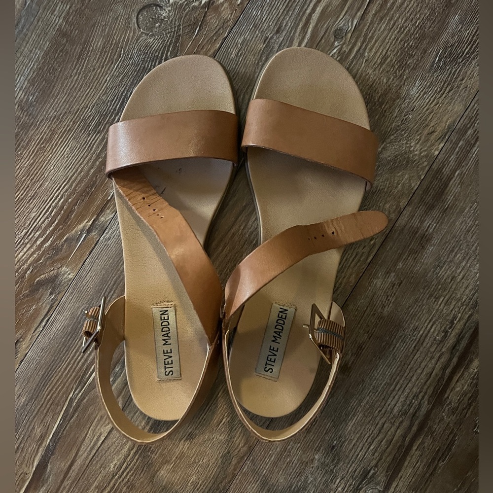 Steve Madden strap buckle sandals